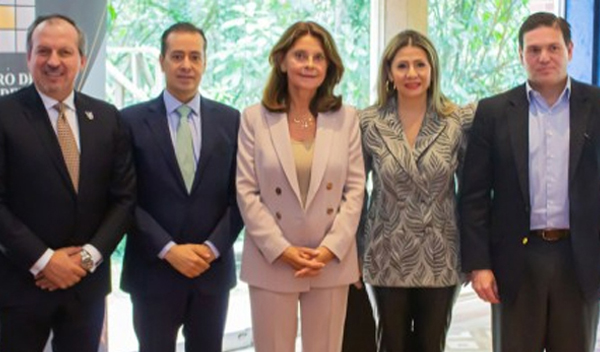 Seguridad Nacional: Análisis y Reflexiones de Exministros de Defensa