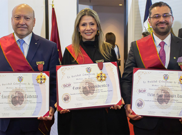 Foro De Presidentes Recibe La Orden Al Mérito Social Y Comunicacional Iberoamericano Antonio Nariño